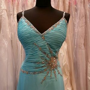 💎 Mac Duggal Light Blue Goddess Dress